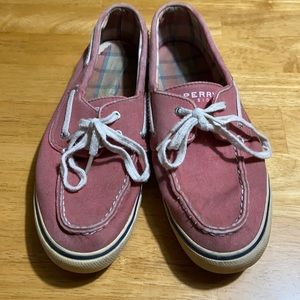 Sperry size 9